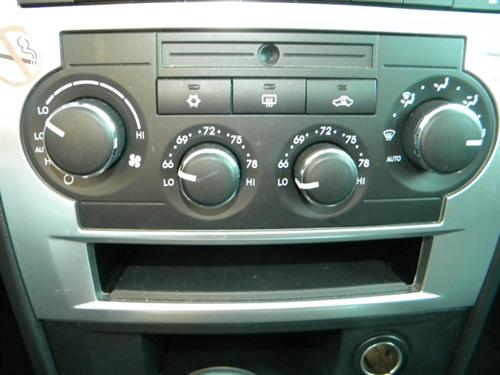 Chrysler 300 2010 photo 2