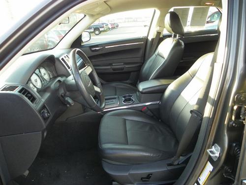 Chrysler 300 2010 photo 1