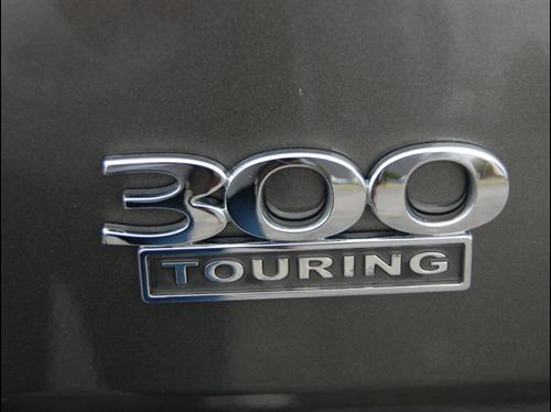 Chrysler 300 2010 photo 3