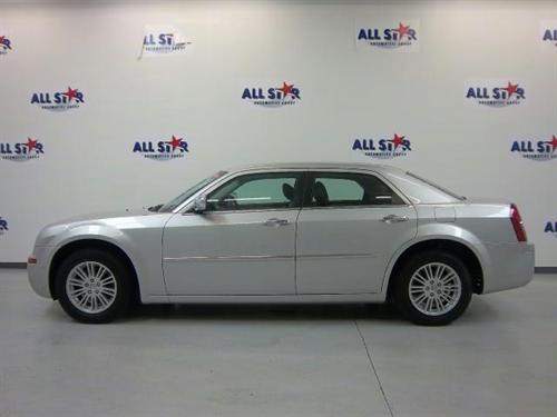 Chrysler 300 2010 photo 3