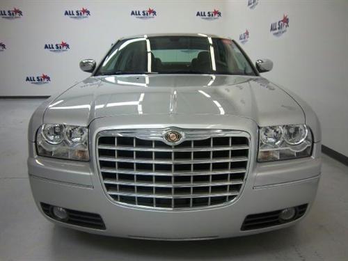 Chrysler 300 2010 photo 4