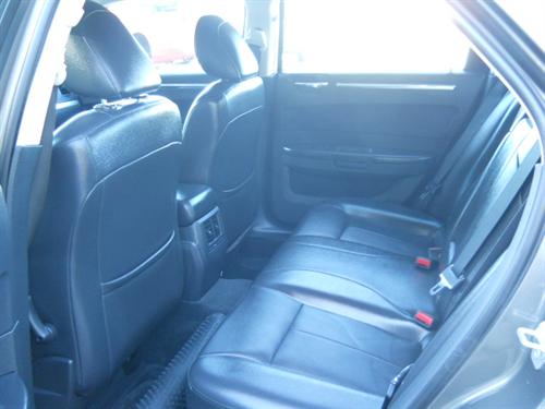 Chrysler 300 2010 photo 1