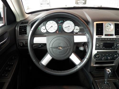 Chrysler 300 2010 photo 1