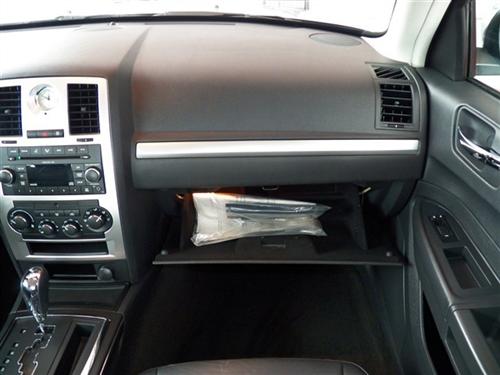 Chrysler 300 2010 photo 5