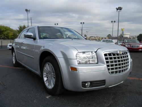 Chrysler 300 2010 photo 2