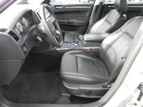 Chrysler 300 2010 photo 5