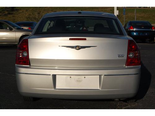 Chrysler 300 2010 photo 1