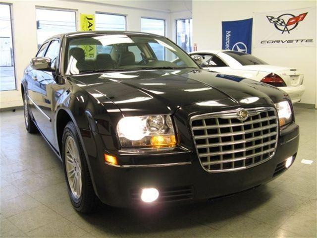 Chrysler 300 2010 photo 1