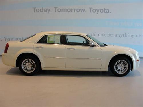 Chrysler 300 2010 photo 1