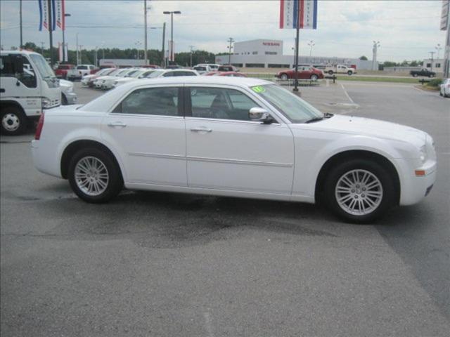 Chrysler 300 2010 photo 4
