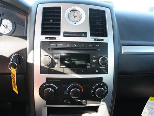 Chrysler 300 2010 photo 1