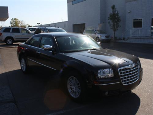Chrysler 300 2010 photo 3