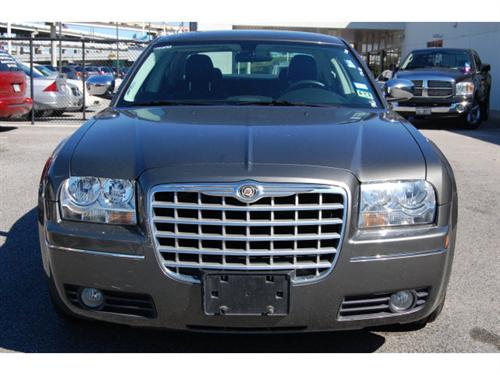 Chrysler 300 2010 photo 1