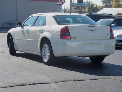 Chrysler 300 2010 photo 1