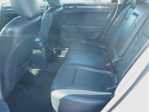 Chrysler 300 2010 photo 4