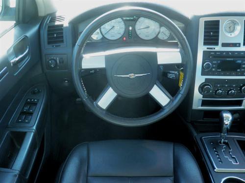 Chrysler 300 2010 photo 5