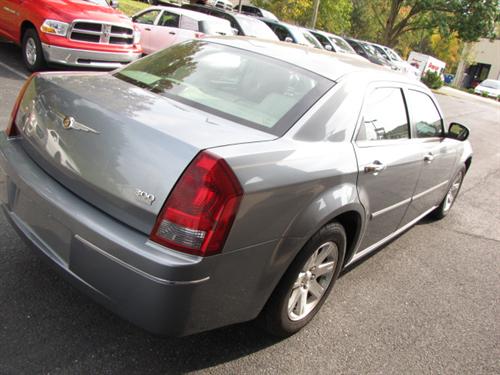 Chrysler 300 2010 photo 5