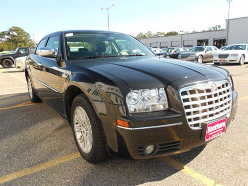 Chrysler 300 2010 photo 3