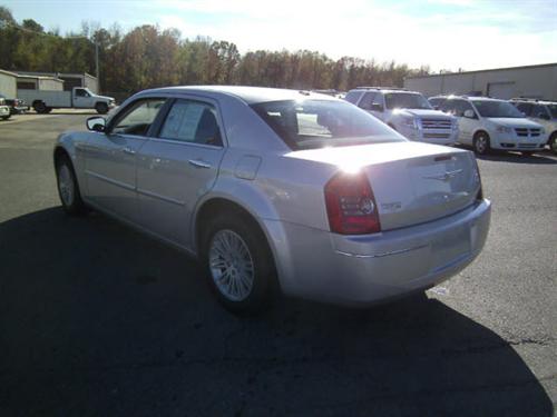 Chrysler 300 2010 photo 1