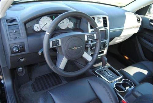 Chrysler 300 2010 photo 1