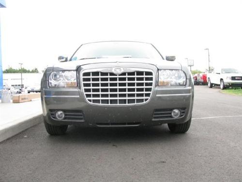 Chrysler 300 2010 photo 3