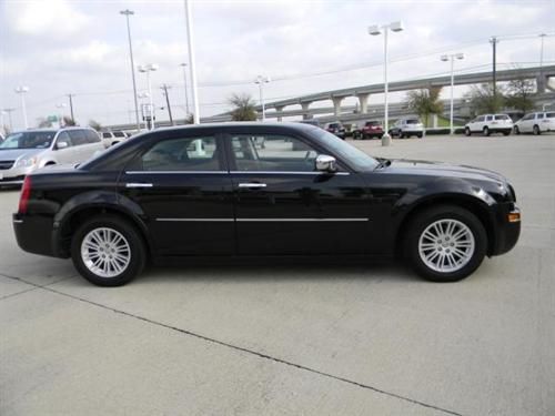 Chrysler 300 2010 photo 3