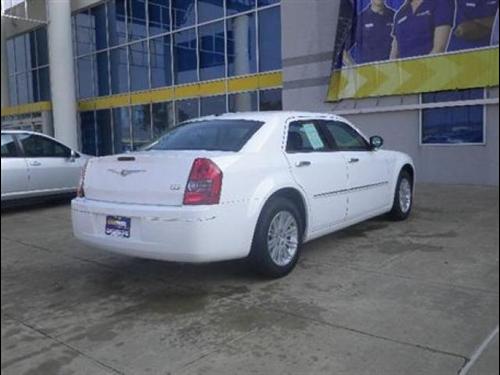 Chrysler 300 2010 photo 3