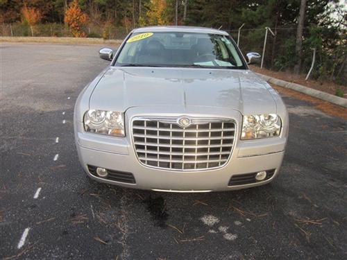 Chrysler 300 2010 photo 2