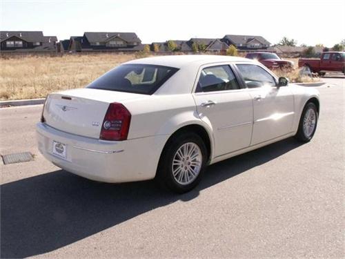 Chrysler 300 2010 photo 3