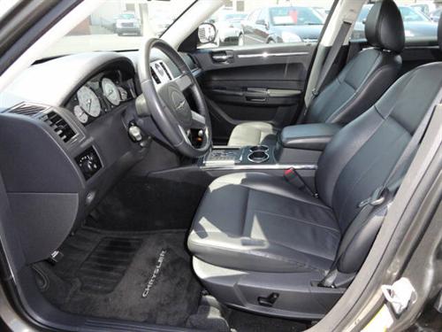 Chrysler 300 2010 photo 1