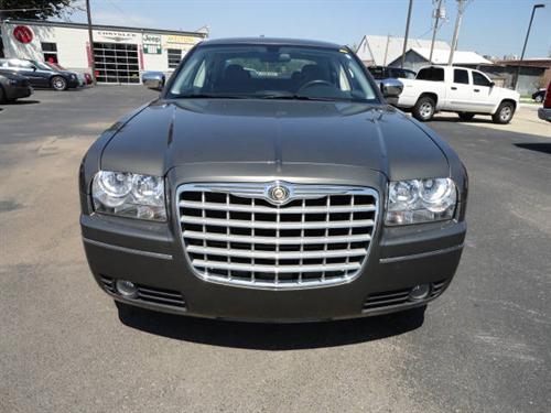 Chrysler 300 2010 photo 3