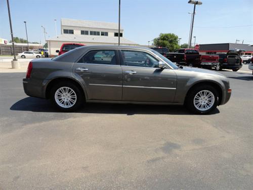 Chrysler 300 2010 photo 4
