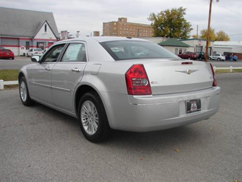 Chrysler 300 2010 photo 4