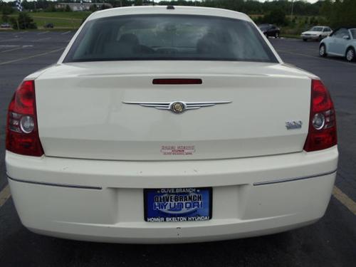 Chrysler 300 2010 photo 1