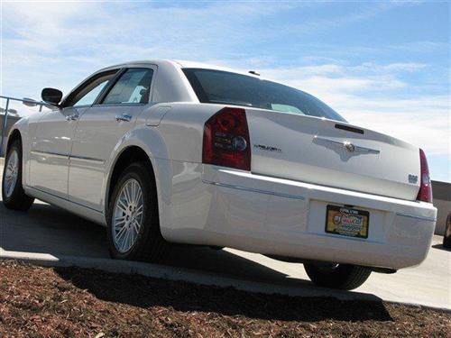 Chrysler 300 2010 photo 1