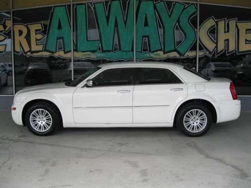 Chrysler 300 2010 photo 1