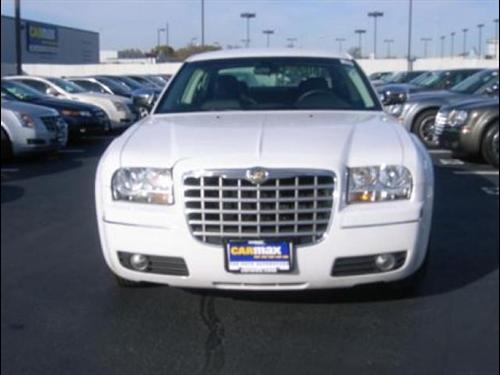 Chrysler 300 2010 photo 1