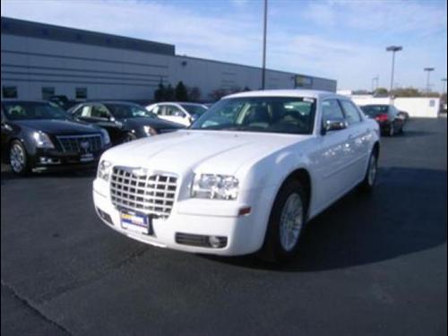 Chrysler 300 2010 photo 2