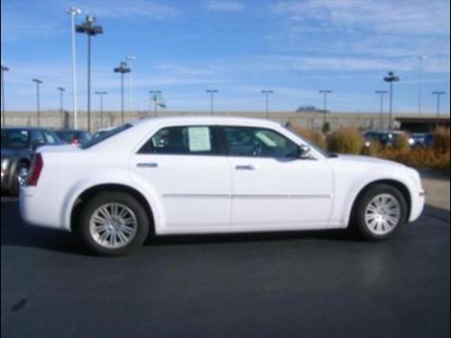 Chrysler 300 2010 photo 3