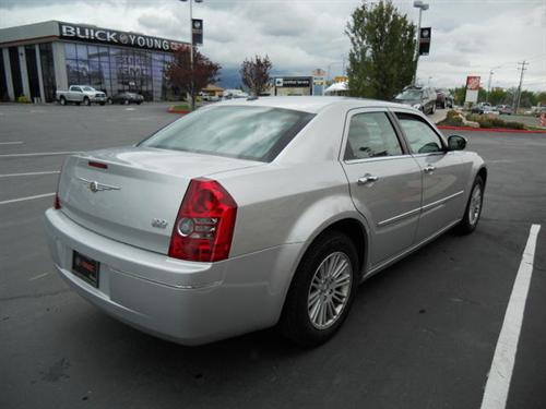 Chrysler 300 2010 photo 4
