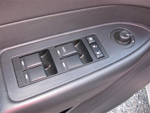 Chrysler 300 2010 photo 3