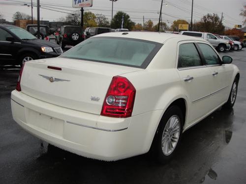 Chrysler 300 2010 photo 5