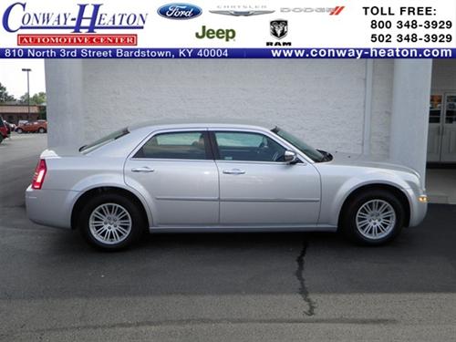 Chrysler 300 2010 photo 4