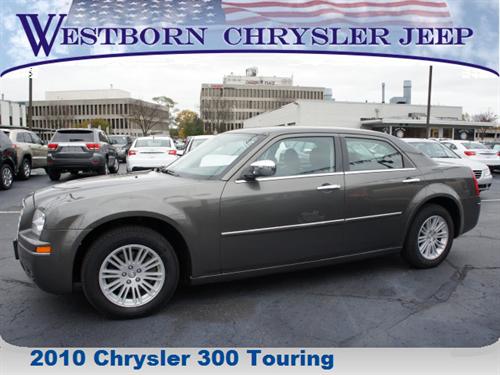 Chrysler 300 2010 photo 2