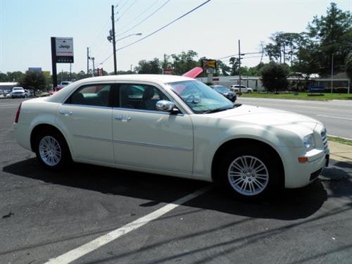 Chrysler 300 2010 photo 2