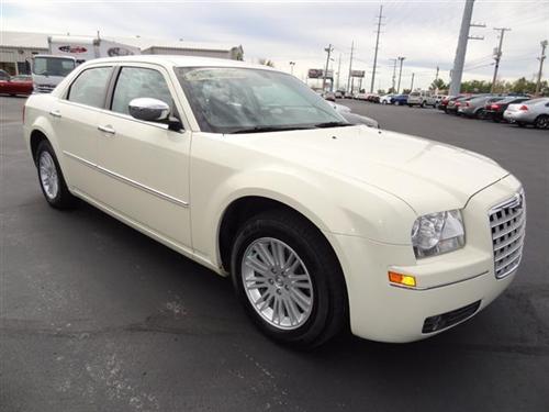 Chrysler 300 2010 photo 1