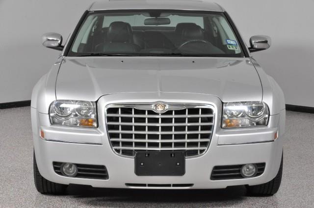 Chrysler 300 2010 photo 4