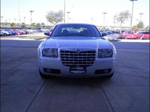 Chrysler 300 2010 photo 1