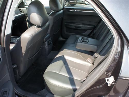 Chrysler 300 2010 photo 3