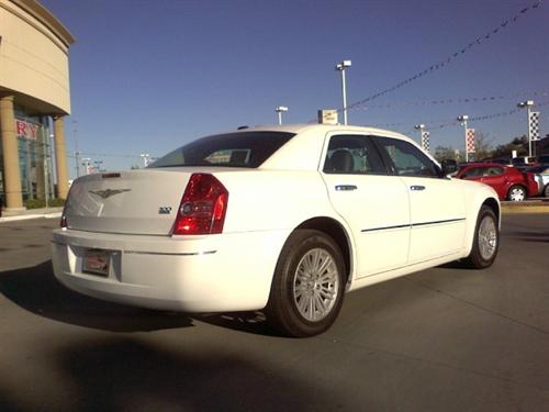 Chrysler 300 2010 photo 1